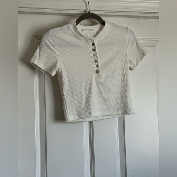Signature 8 Studio 79 Small White Ribbed Button Crew Neck Rayon Blend Crop Top - Picture 1 of 5